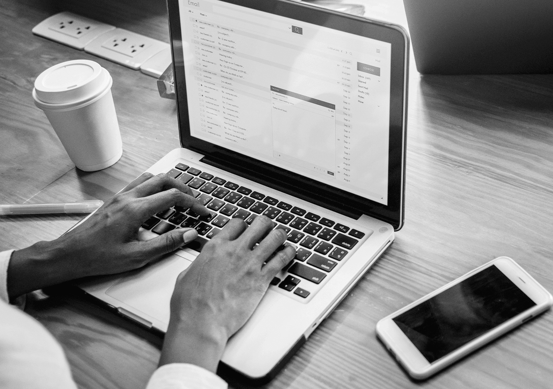 business-people-working-laptop
