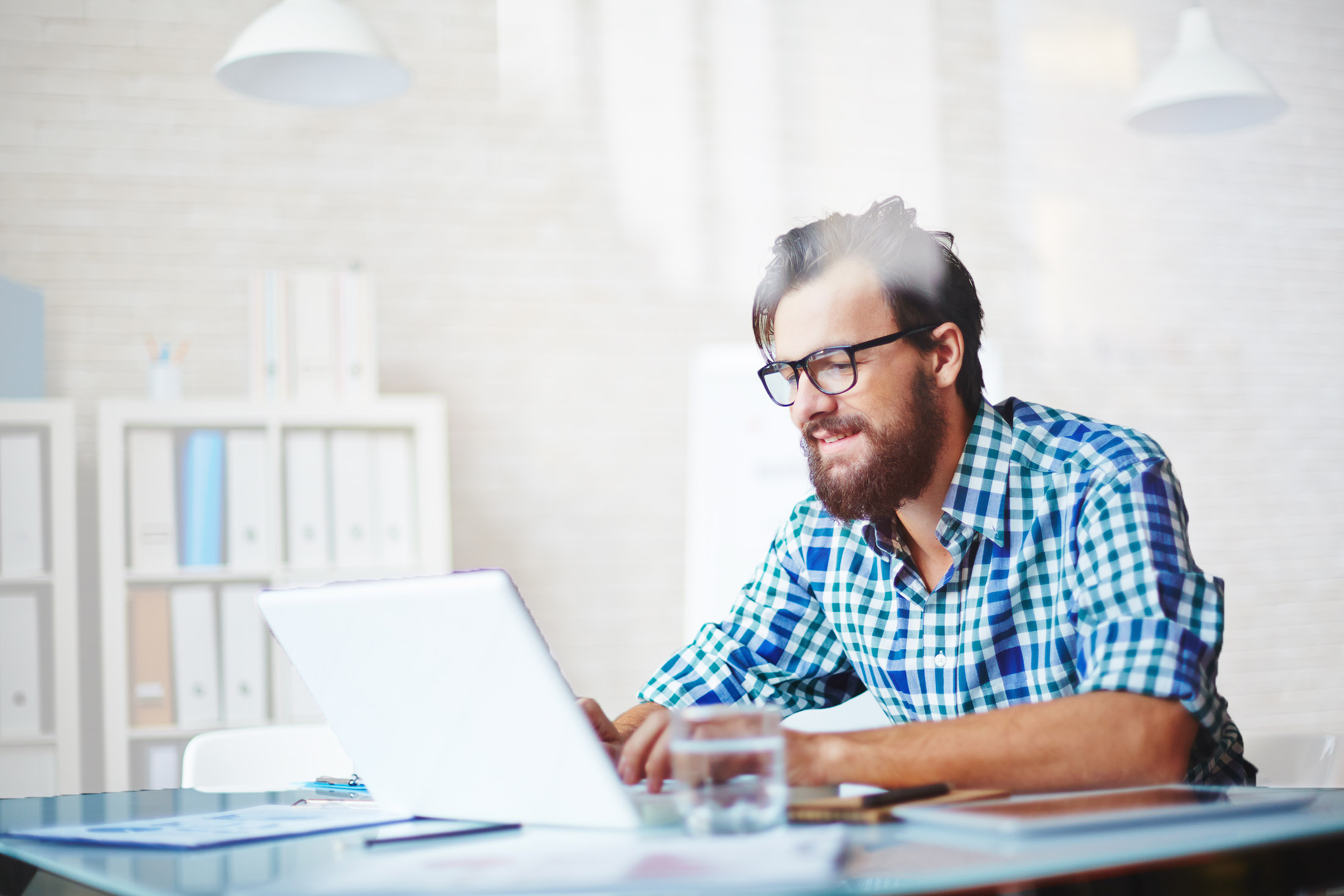 guy-on-computer